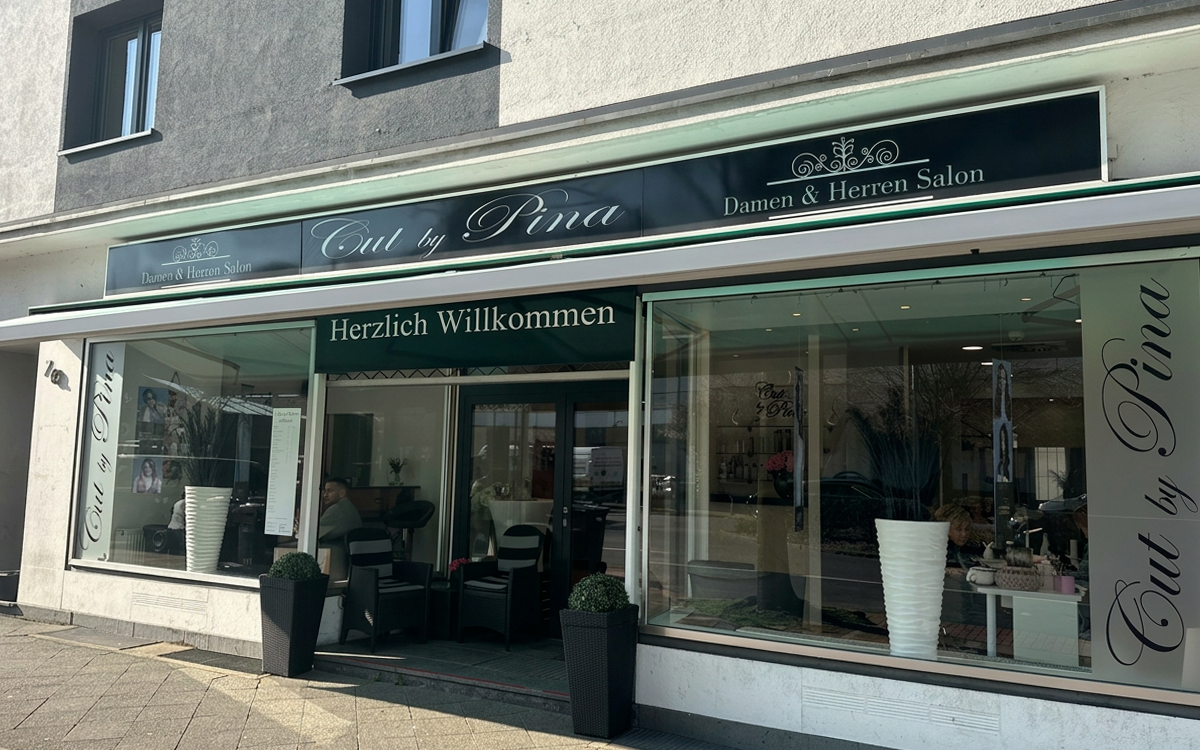 CutbyPina-Salon-DraußenEingang