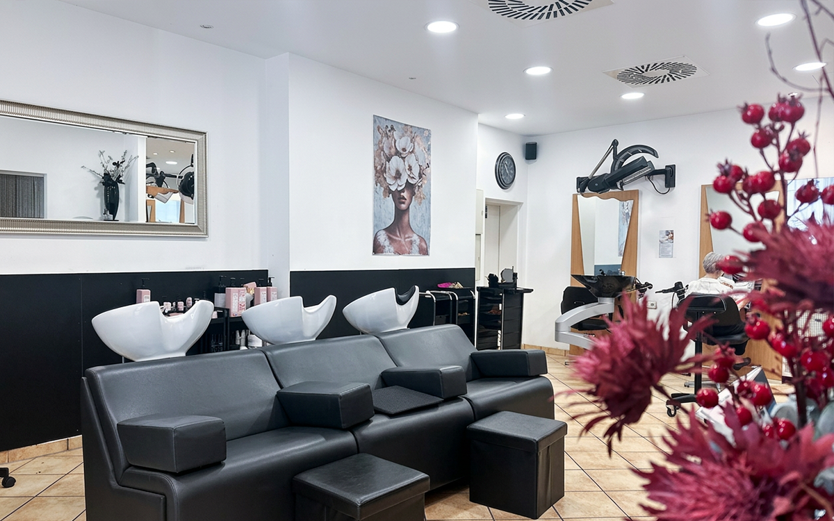 CutbyPina-Salon-Waschbereich