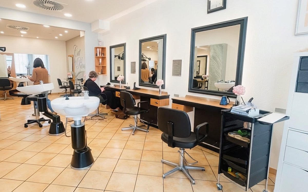CutbyPina-Salon-Schneidebereich_2